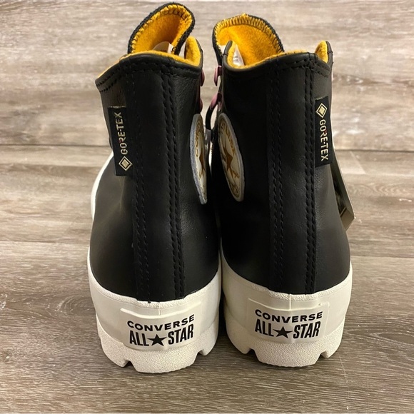 Converse | Chuck Taylor All Star Gore-Tex Waterproof Lugged High Top Sneakers 9 - Picture 9 of 14